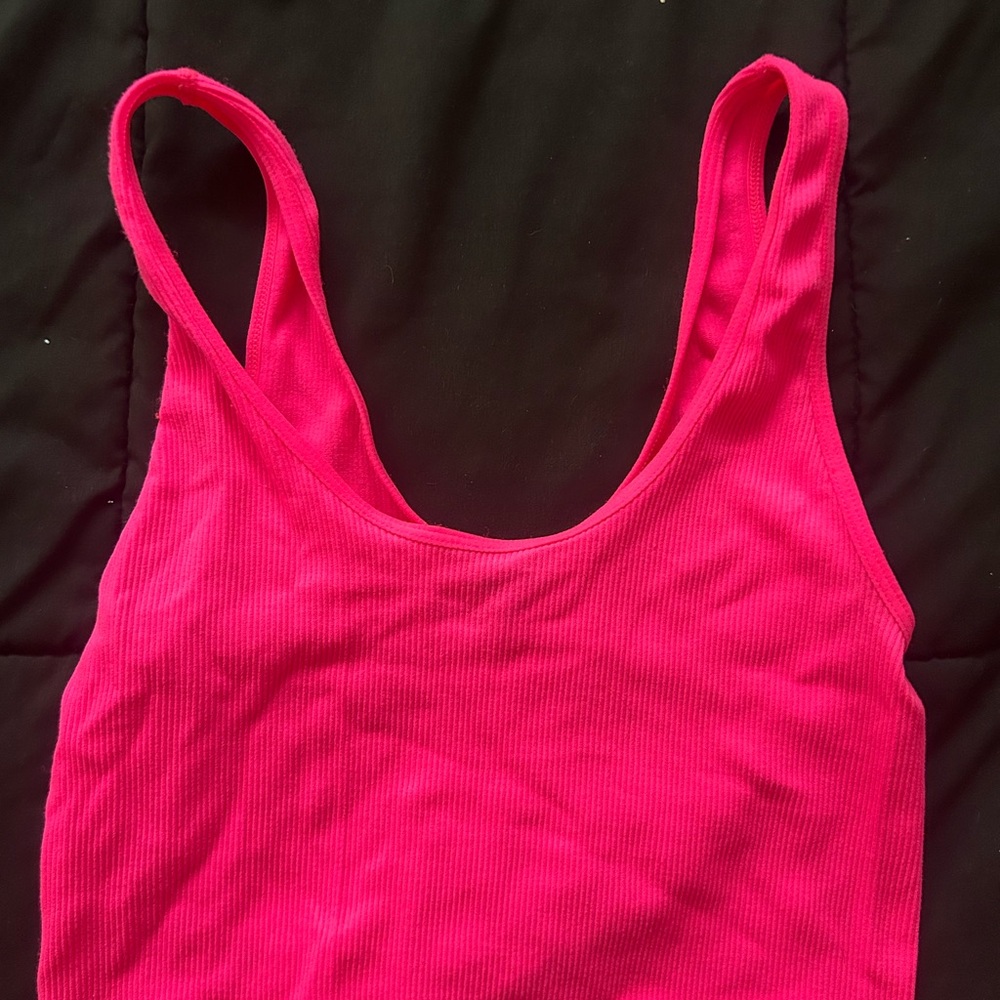 Vibrant Pink Ribbed Tank Top - Picture 2 of 3